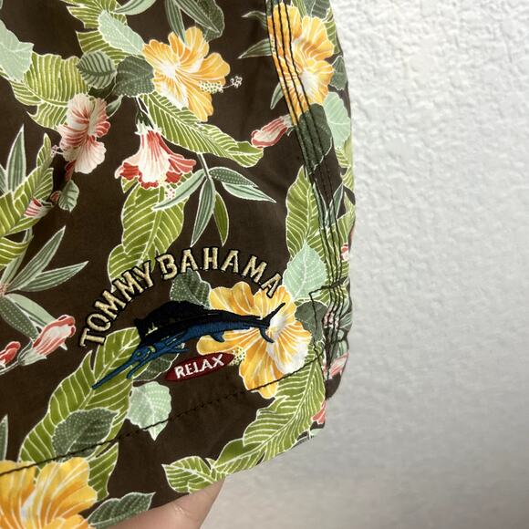 Tommy Bahama Swim Trunks Mens Size XL Gray Floral Resort Hawaii Preppy Gorpcore - Picture 5 of 5